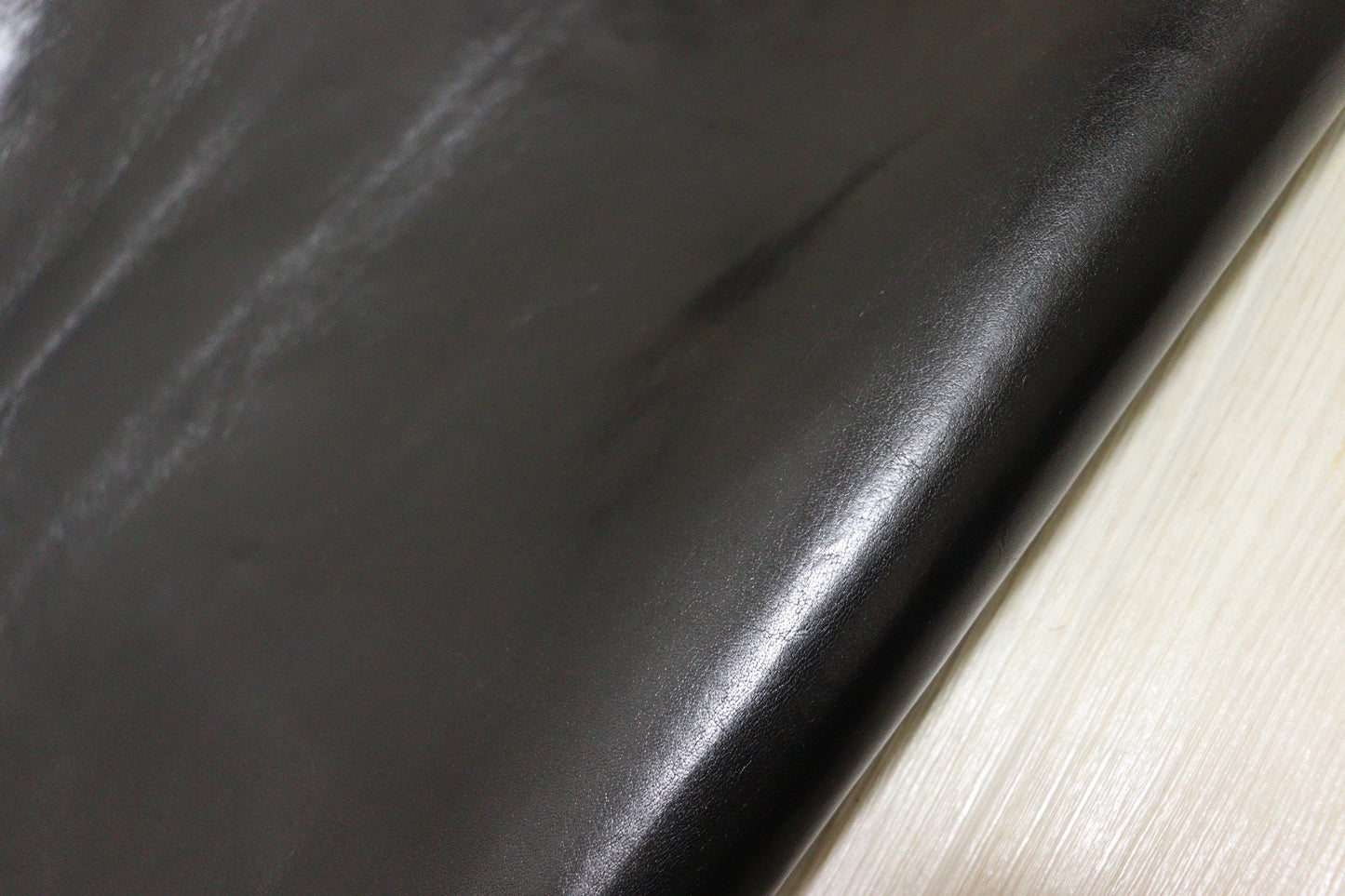 ds50円！新入荷！トスカーナ　ベリー　ブラック　アニリン仕上げ　ヌメ革　82ds