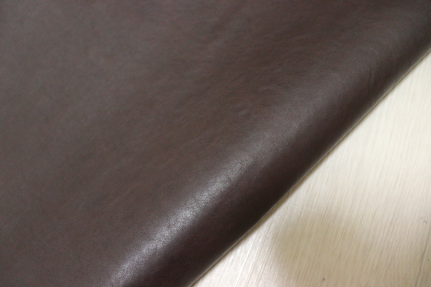ds50円！イタリアンレザー　オイルヌメ　ヴィンテージブラウン　スムース加工　200ds