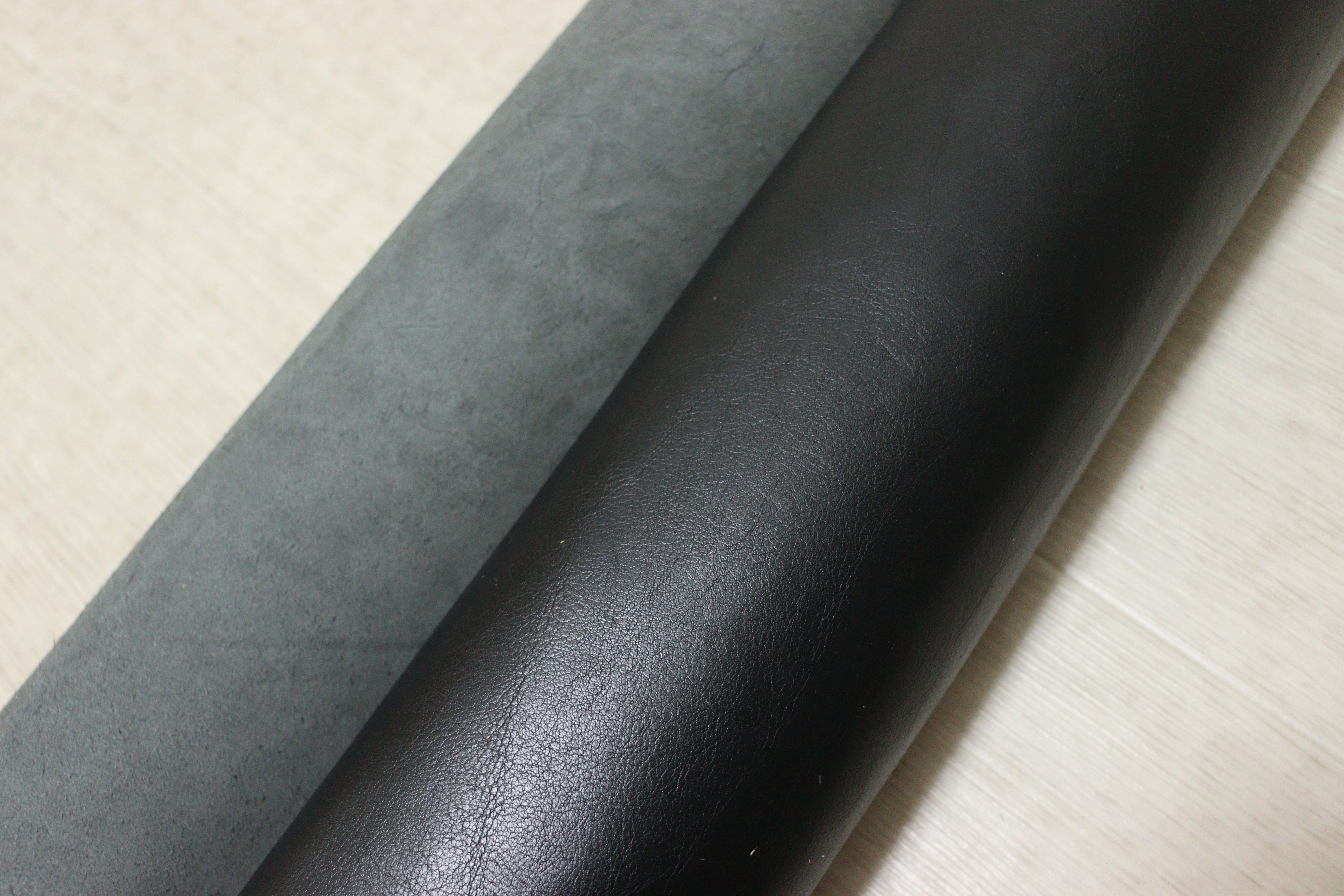 ds45円！イタリアンレザー オイルヌメ ブラック 染料仕上げ 200ds
