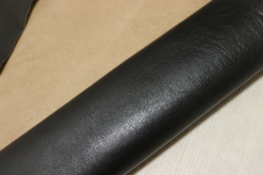 ds45円！イタリアンレザー　オイルヌメ 　スムース加工　ブラック　160ds