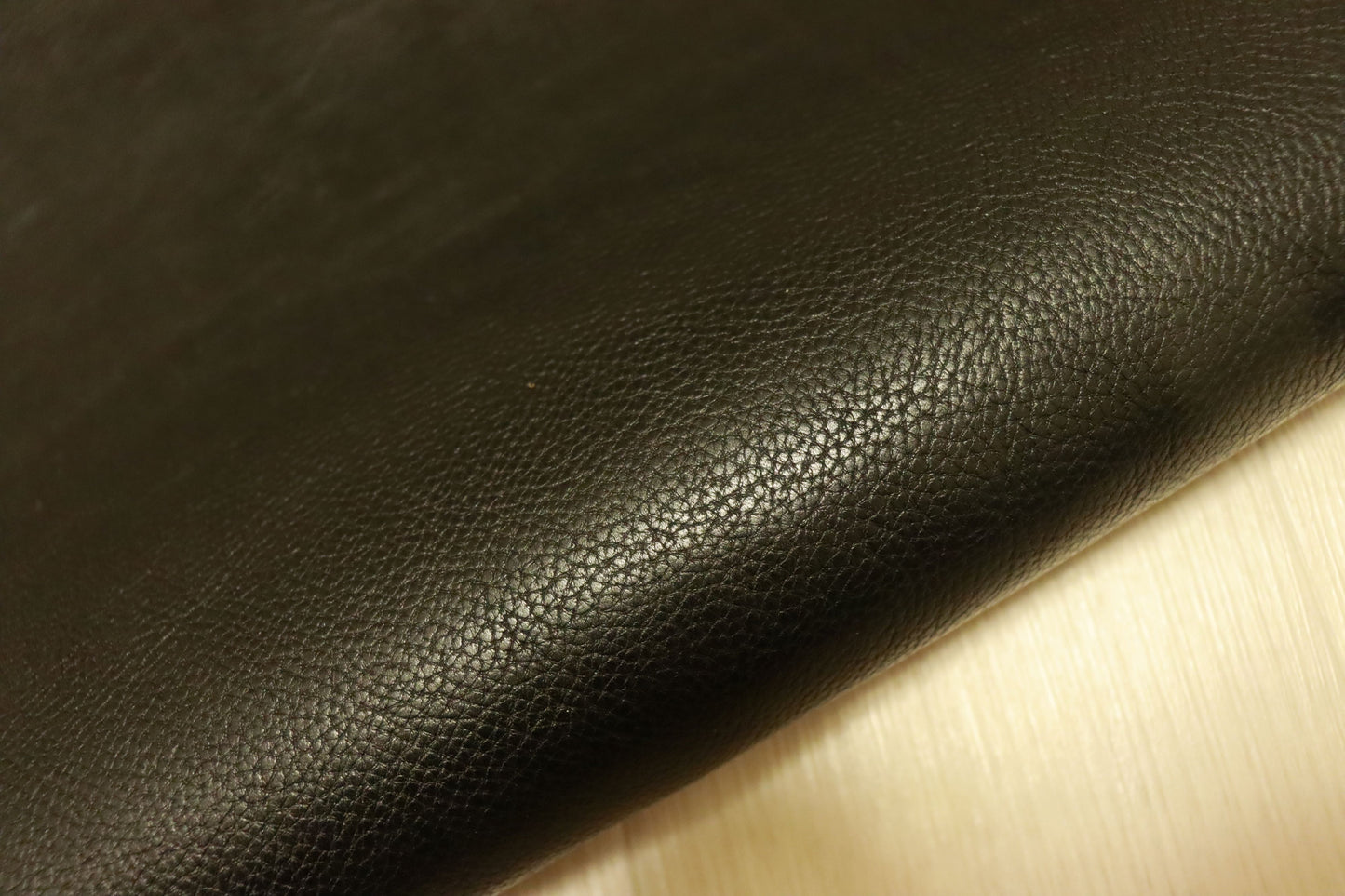 ds75円！新入荷！上質！オイルヌメ　ダコタ　ショルダー　ブラック 120ds
