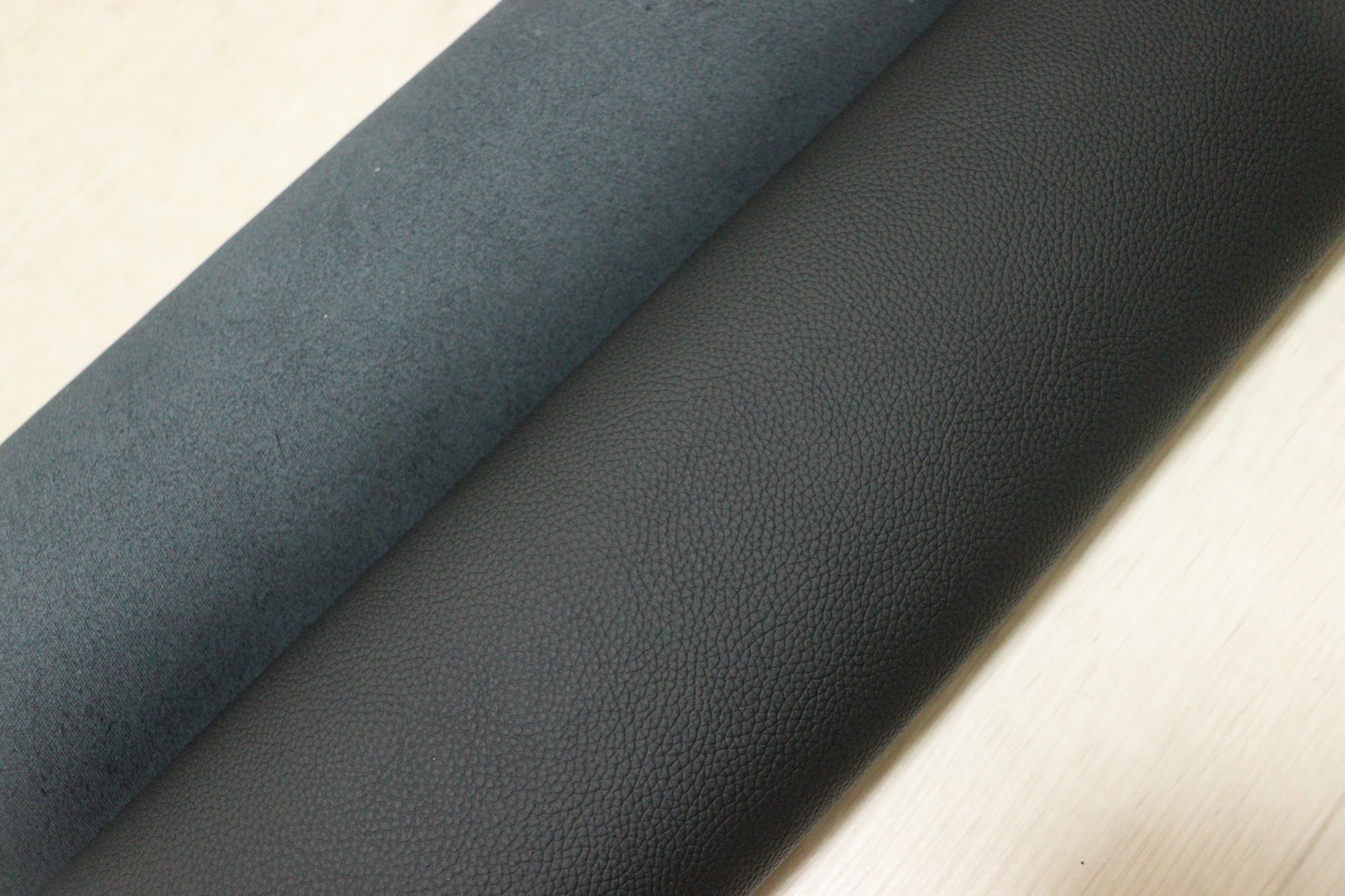ds28円！イタリアンレザー　ブラック　シュリンク加工　252ds