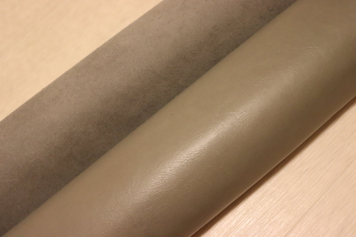 ds35円！新入荷！イタリアンレザー　オイルワックス　スムース加工　ライトグレー　203ds