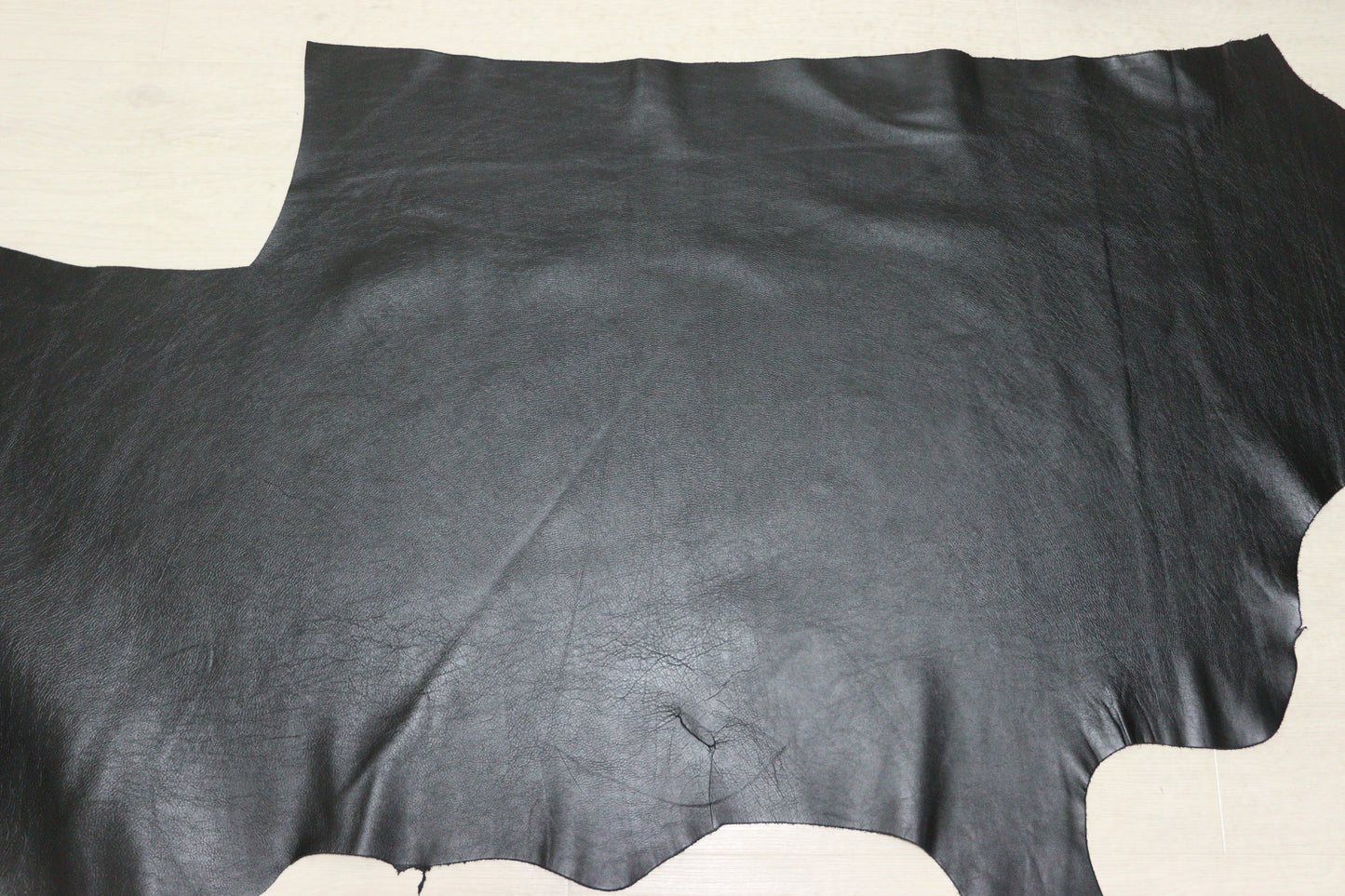 ds35円！新入荷！イタリアンレザー　　弱シュリンク加工　コンビヌメ　ブラック　120ds