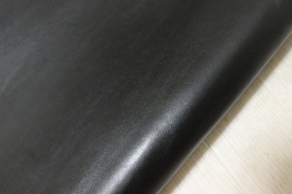 ds50円！イタリアンレザー　オイルヌメ 　ブラック　スムース加工　180ds