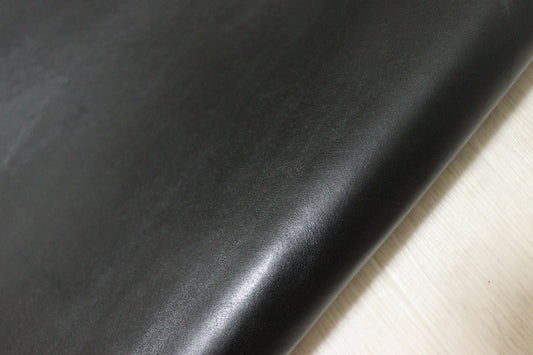 ds50円！イタリアンレザー　オイルヌメ 　ブラック　スムース加工　180ds