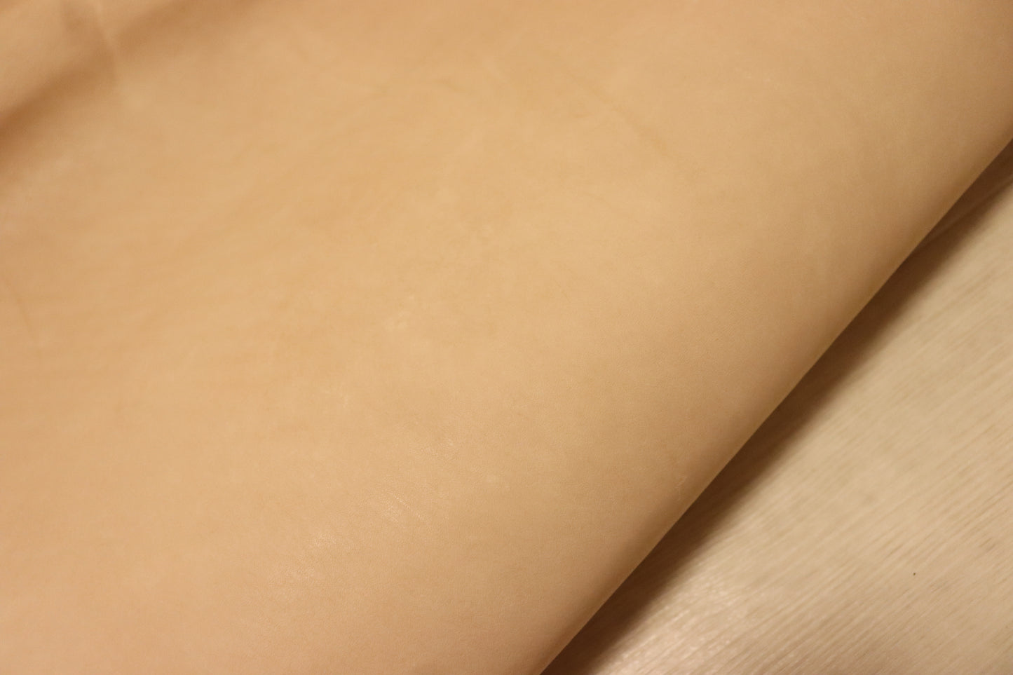 ds25円！クラフトの定番！訳あり 　生成り 素上げ ヌメ革 165ds