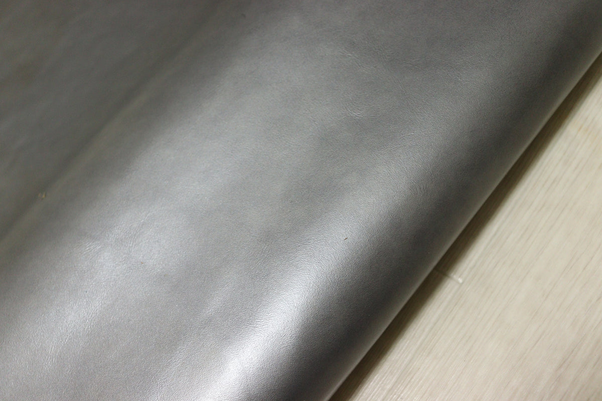 ds28円！新入荷！イタリアンレザー　ダークシルバー　アンチック加工　329ds