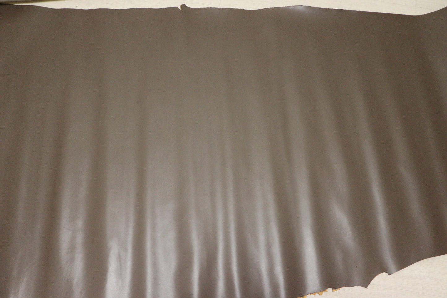 ds28円！新入荷！顔料仕上げ　モカグレー　スムース加工　200ds