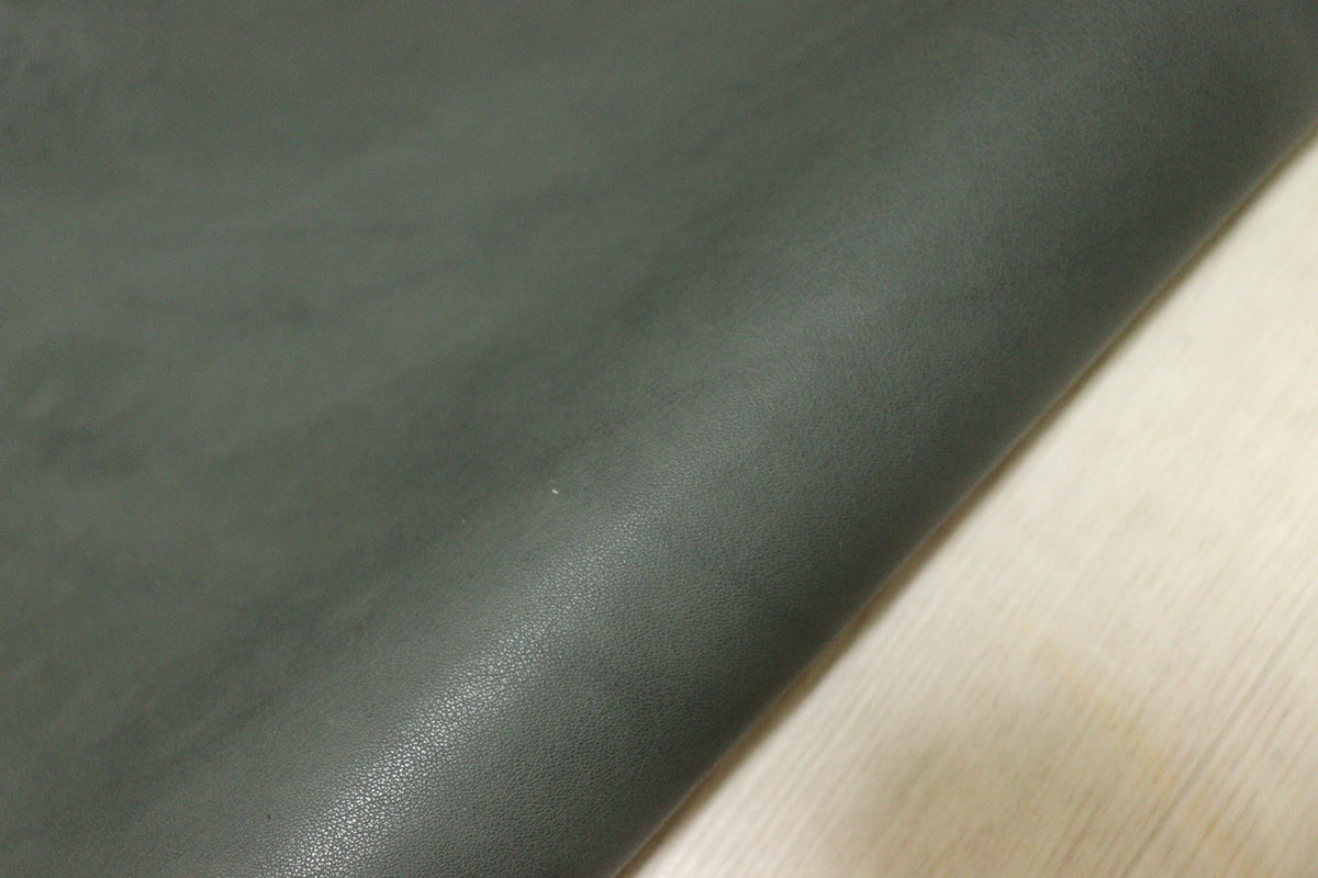 ds28円！新入荷！イタリアンレザー　ダークグリーン　スムース加工　197ds