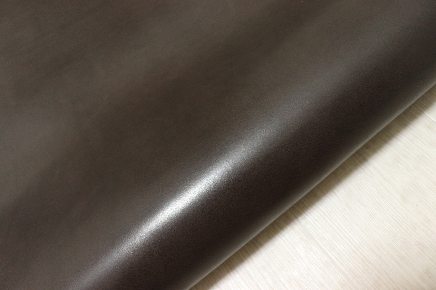 ds45円！新入荷！ビターブラウン　スムース加工ヌメ革　ハギレ　160ds