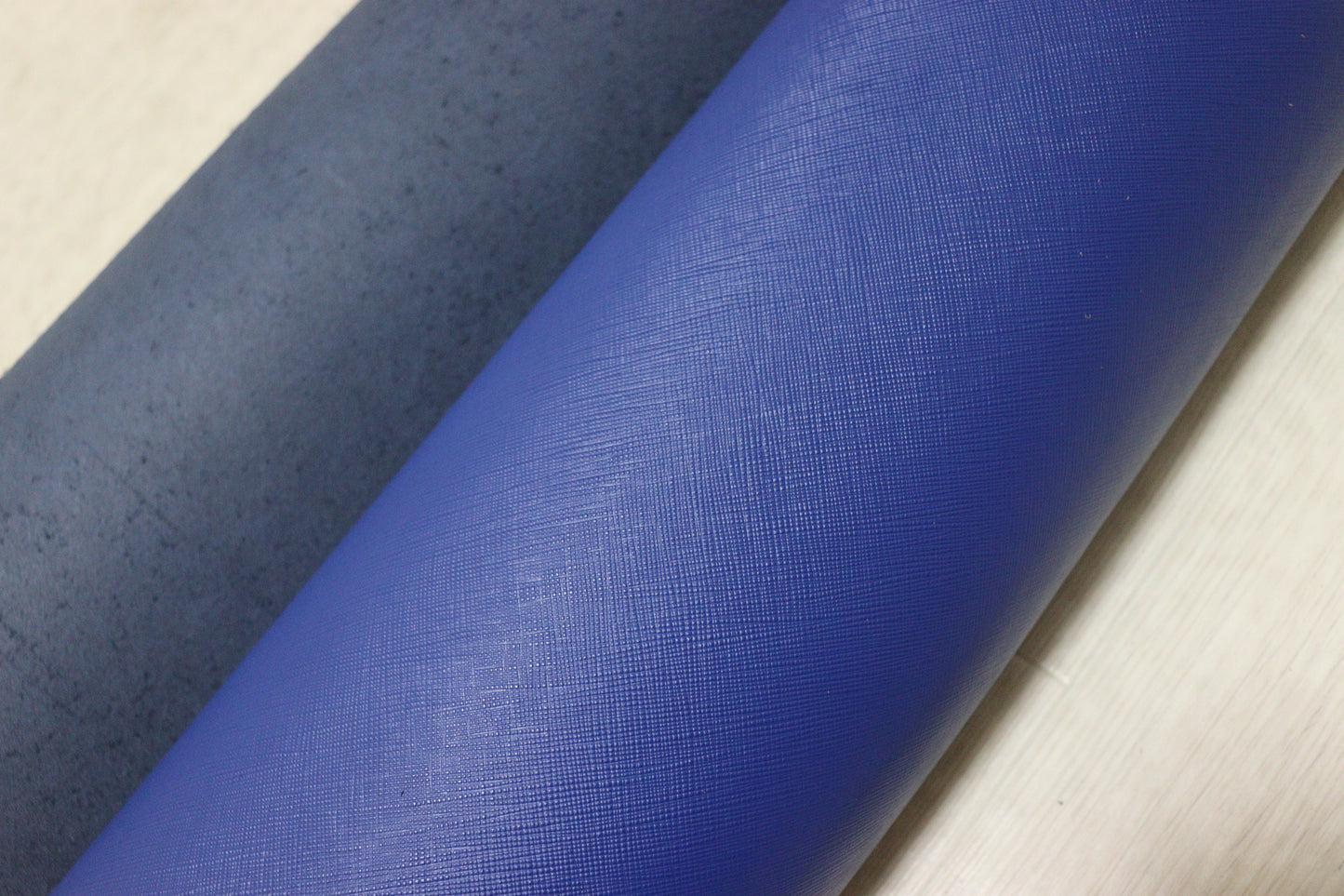 ds28円！新入荷！顔料仕上げ　サファイア　絹目型押し　260ds