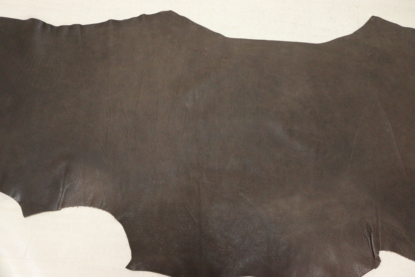 ds50円！イタリアンレザー　オイルヌメ　モチモチ　シボ型押し　180ds