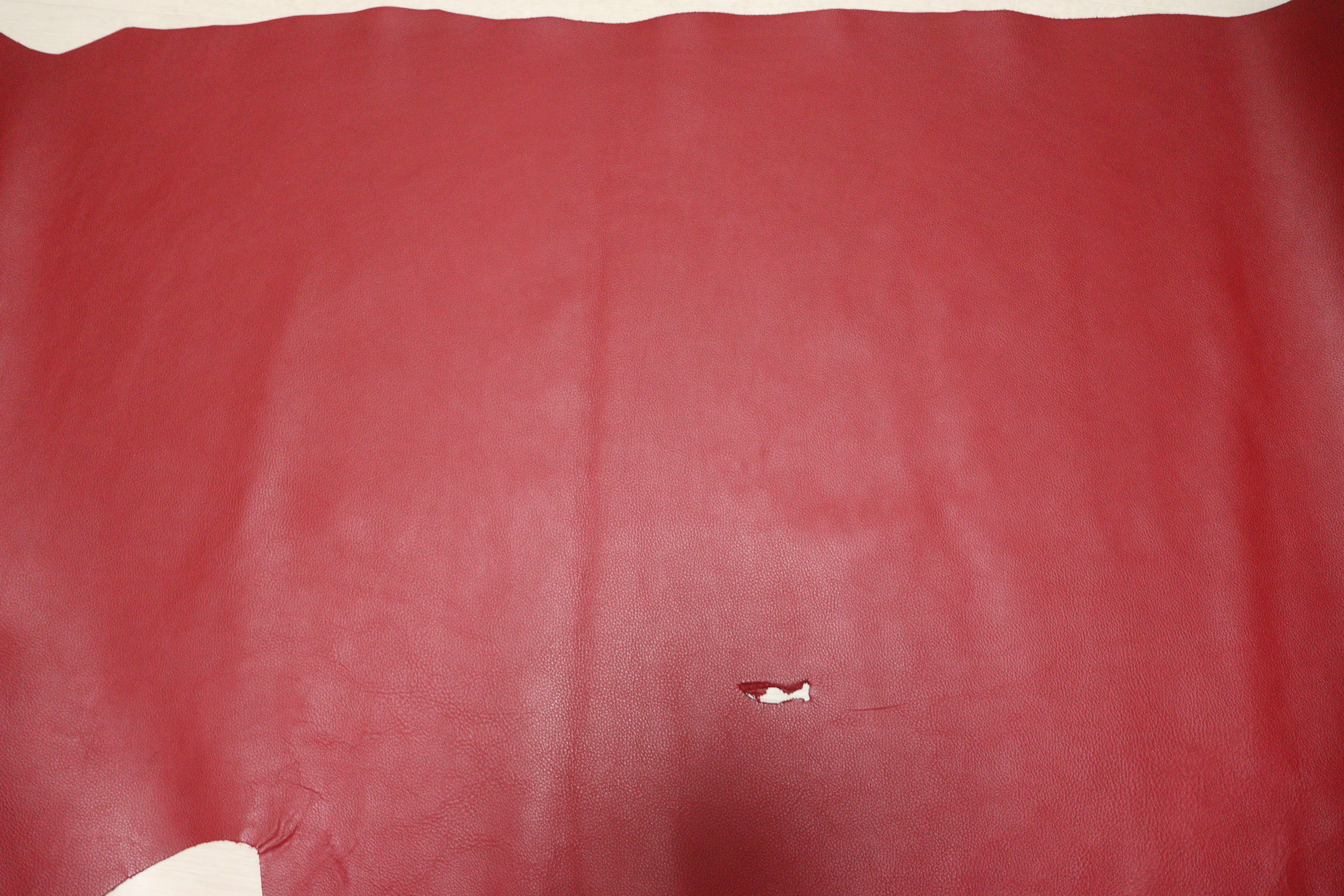 ds28円！新入荷！姫路レザー 顔料仕上げ レッド シボ型押し 220ds