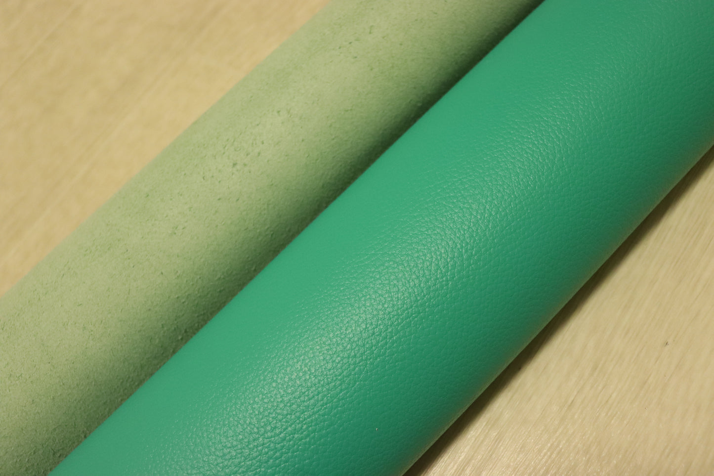 ds28円！新入荷！顔料仕上げ　エメラルドグリーン　シボ型押し　240ds