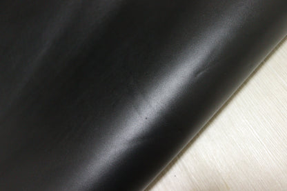 ds50円！イタリアンレザー　オイルヌメ 　ブラック　スムース加工　200ds