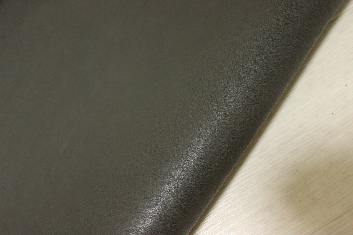 ds28円！新入荷！イタリアンレザー　オリーブグレー　もちもち　スムース加工　242ds
