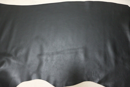 ds50円！イタリアンレザー　オイルヌメ 　ブラック　スムース加工　185ds