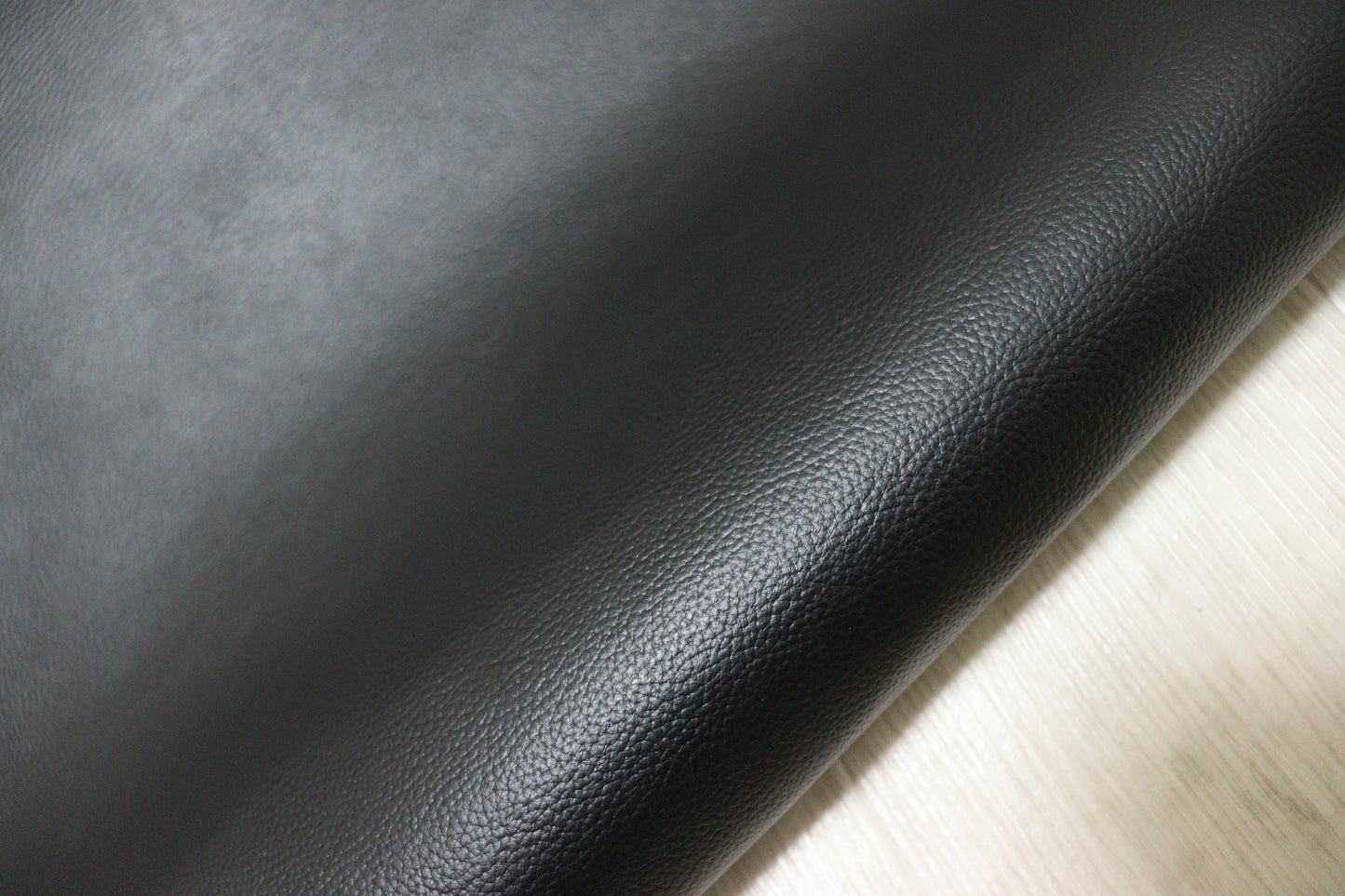 ds28円！新入荷！姫路レザー　ブラック　シボ型押し　220ds