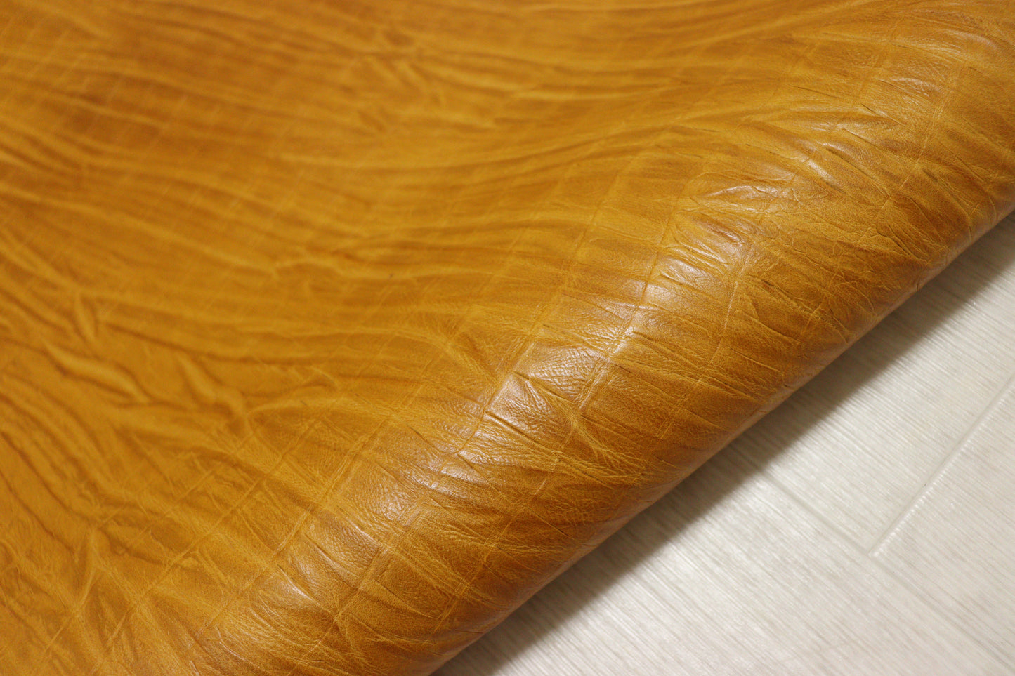 ds70円！イタリアンレザー　ショルダー　絞り加工×クロコ型押し　131ds