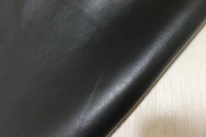 ds50円！イタリアンレザー　スムース加工　ヌメ革　ブラック　165ds