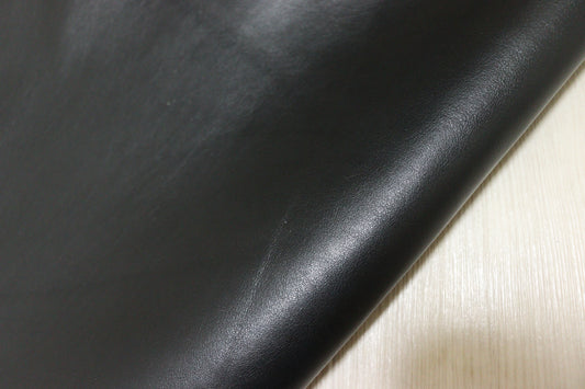 ds50円！イタリアンレザー　スムース加工　ヌメ革　ブラック　165ds