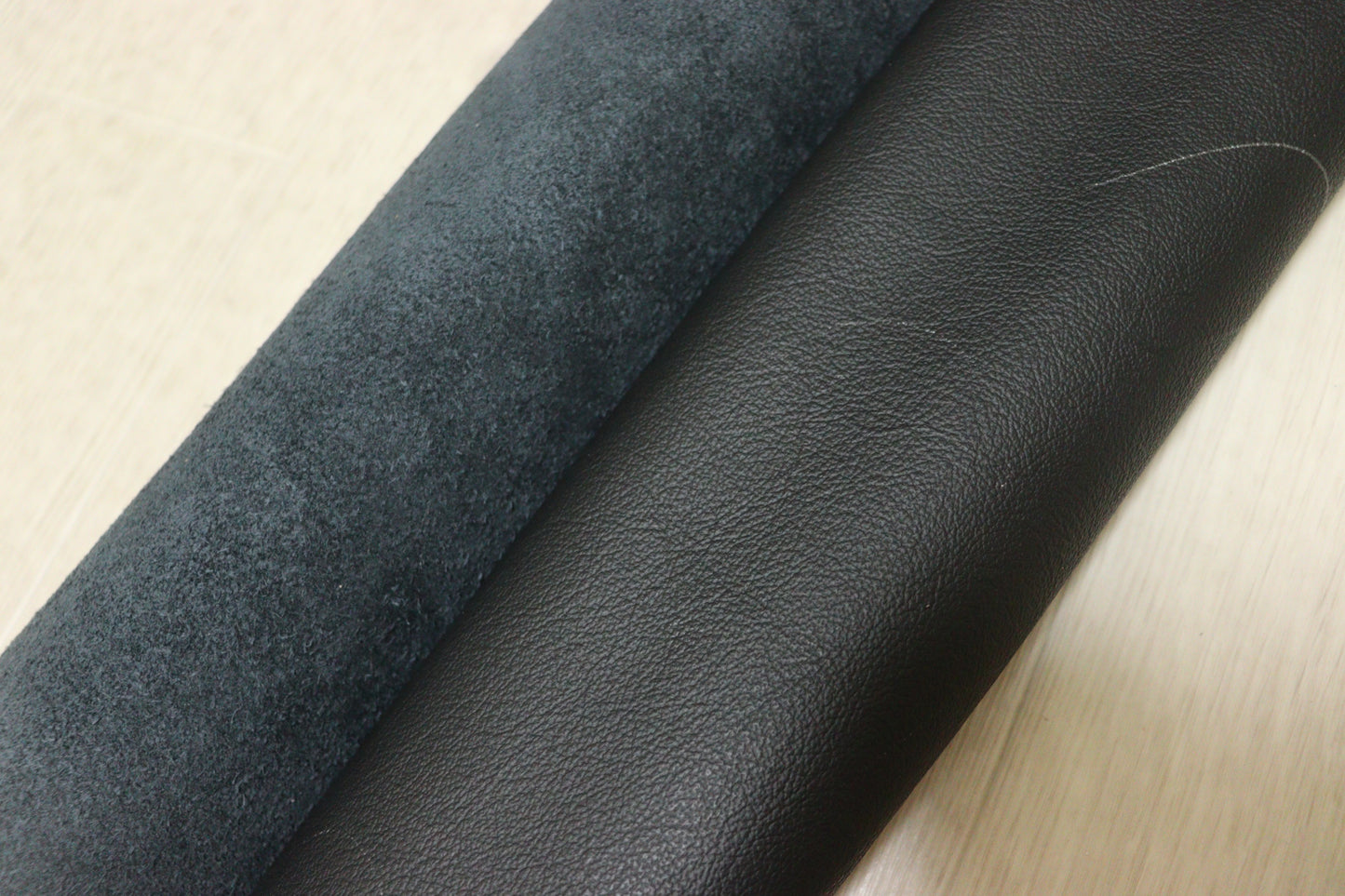 ds25円！新入荷！イタリアンレザー 　弱シュリンク　ブラック　220ds