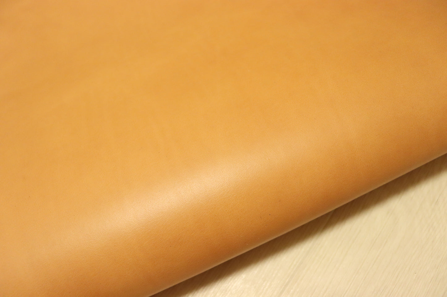 ds70円！新入荷！上質！イタリアンレザー　生成り　オイルヌメ　ショルダー　143ds