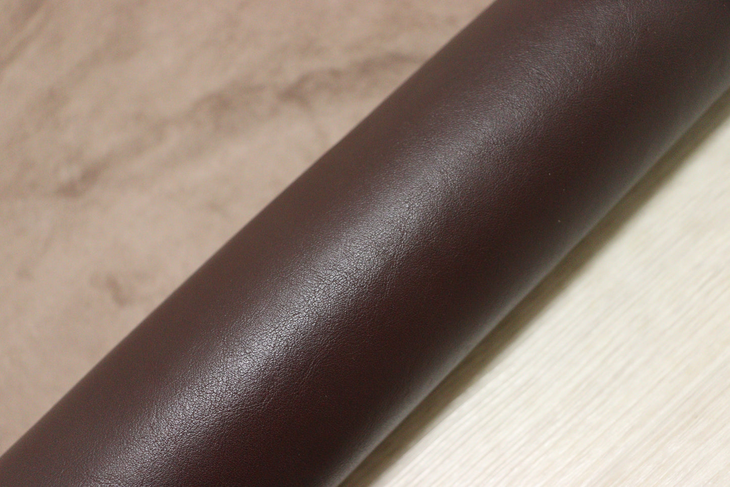 ds50円！イタリアンレザー　ボルドーブラウン　ヌメ革　ボルドーブラウン　200ds