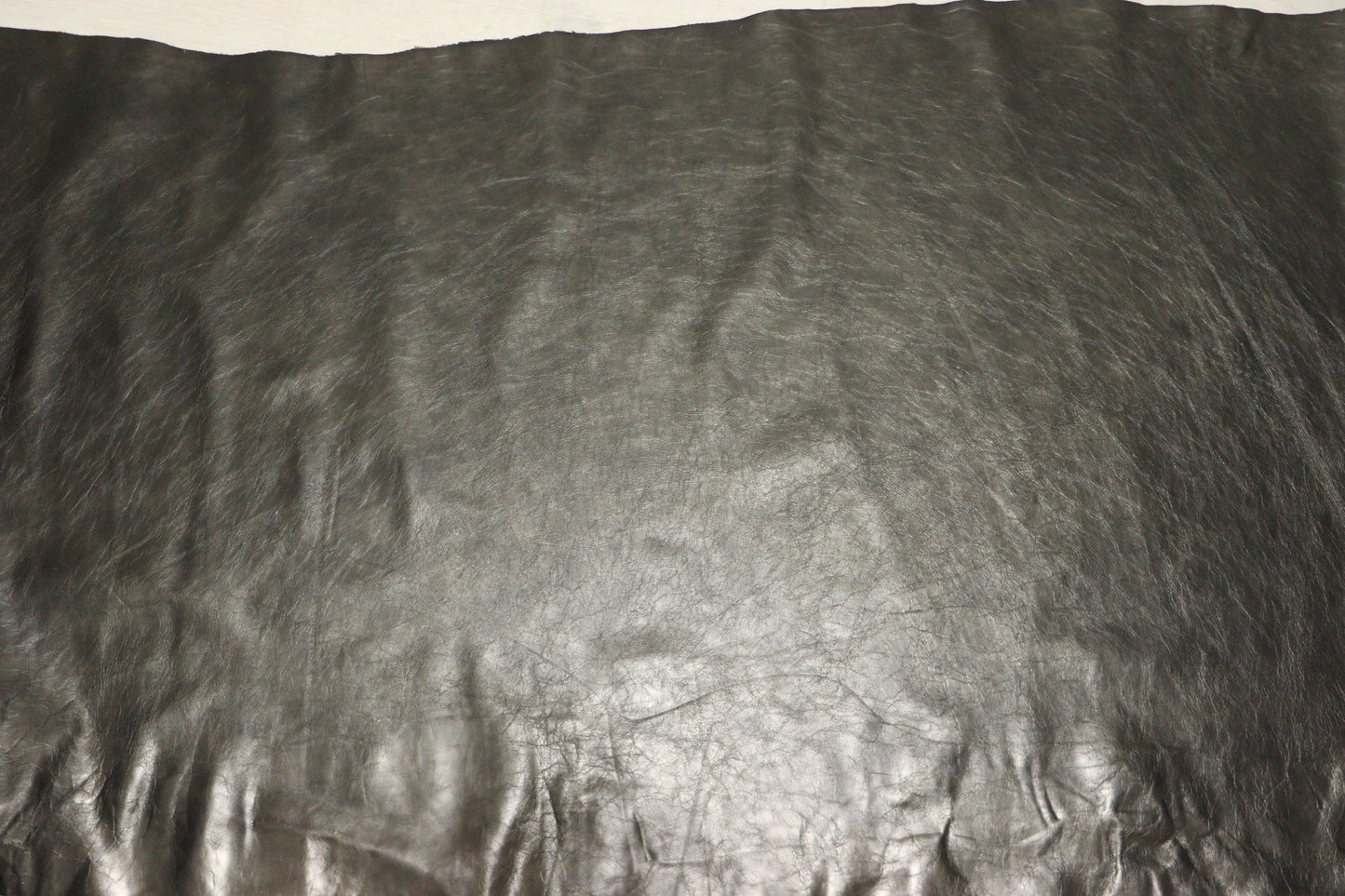 ds35円！イタリアンレザー　コンビヌメ　箔貼り　カゼイン仕上げ　ブラックシルバー　220ds