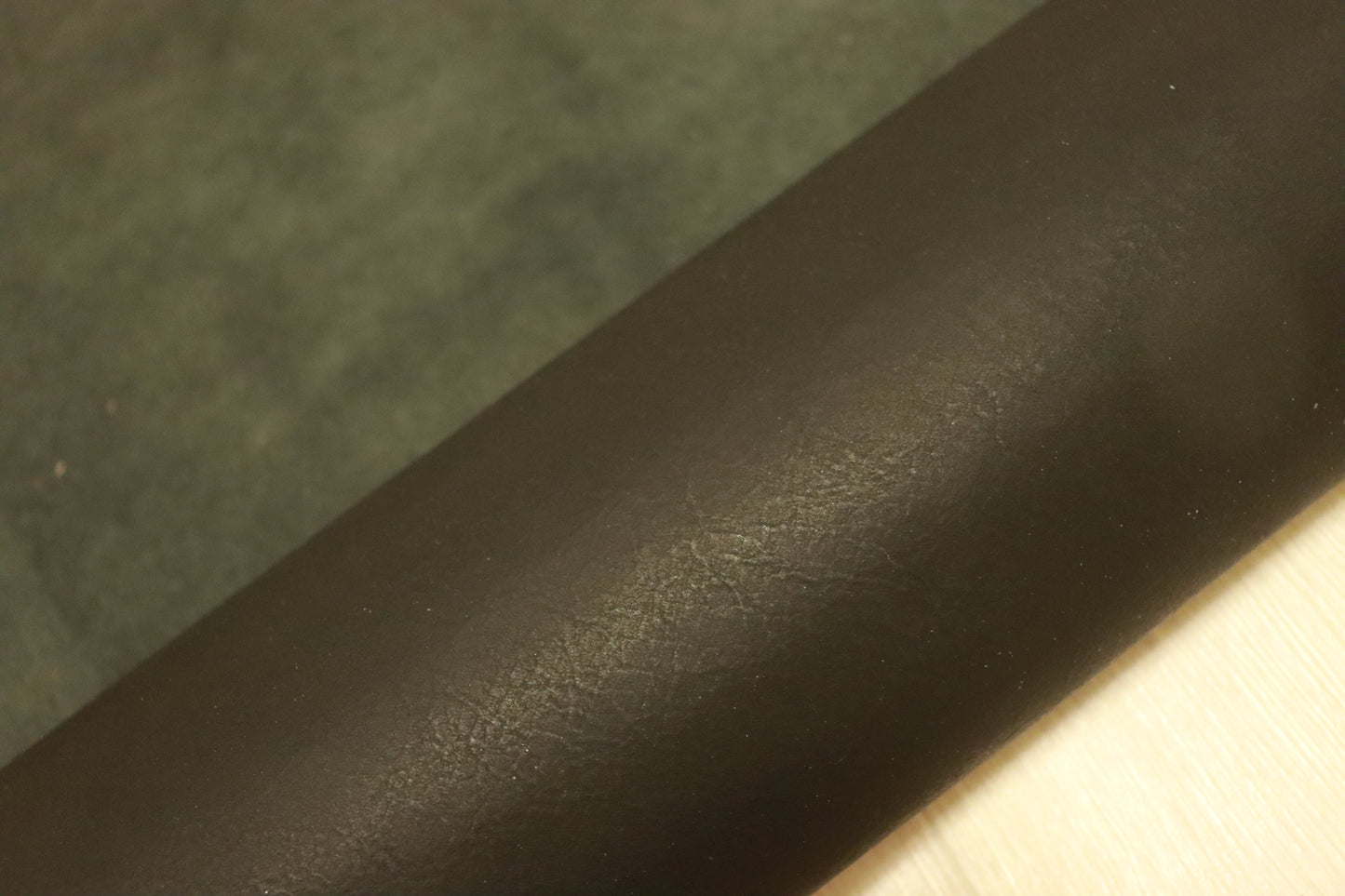 ds65円！新入荷！イタリアンレザー　オイルヌメ　ベンズ　ブラック　95ds