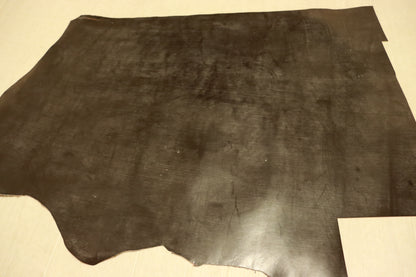 ds150円！新入荷！上質！ブライドルレザー　ハギレ　ブラック　ヌメ革　40ds