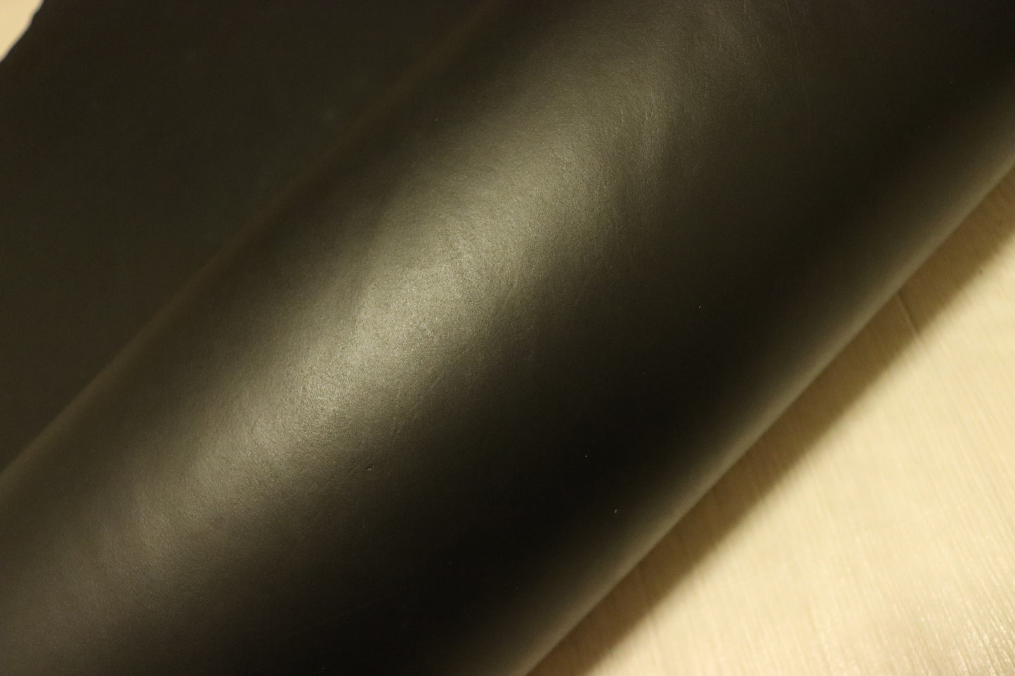 ds75円！イタリアンレザー　極厚オイルヌメ　ショルダー　ブラック　135ds