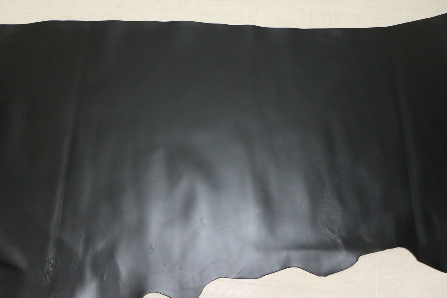 ds35円！やや訳あり　イタリアンレザー　オイルヌメ　ブラック　顔料仕上げ　170ds