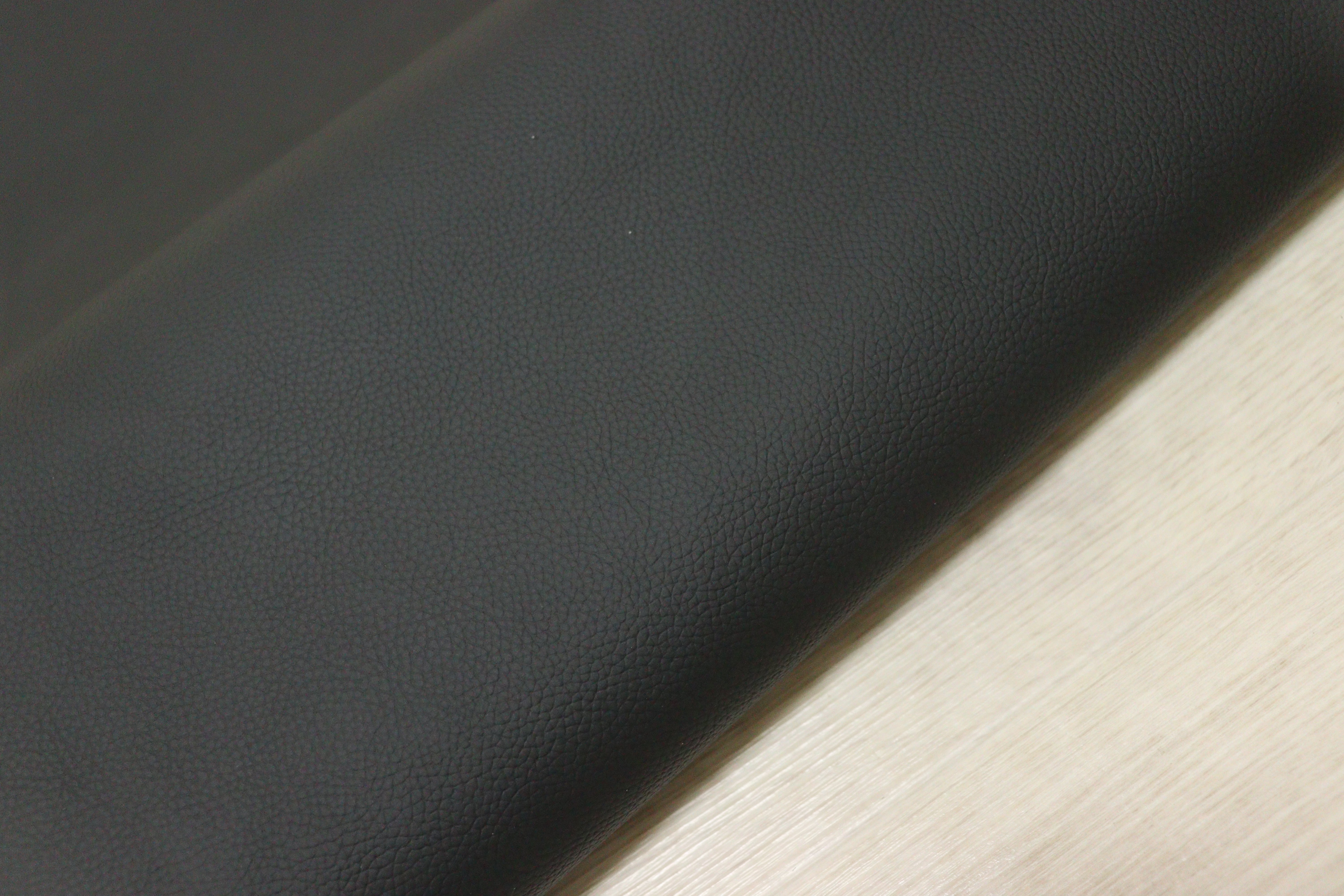 ds28円！イタリアンレザー 顔料仕上げ ブラック シボ型押し 211ds