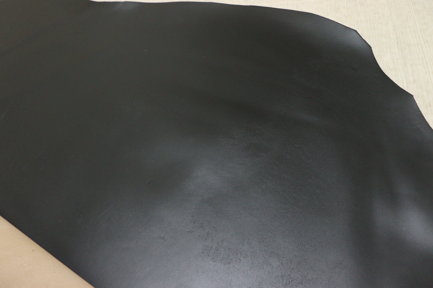 ds35円！やや訳あり　イタリアンレザー　オイルヌメ　ブラック　顔料仕上げ　170ds