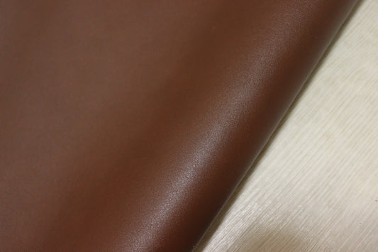 ds50円！イタリアンレザー　スムース加工　ヌメ革　チョコブラウン　208ds
