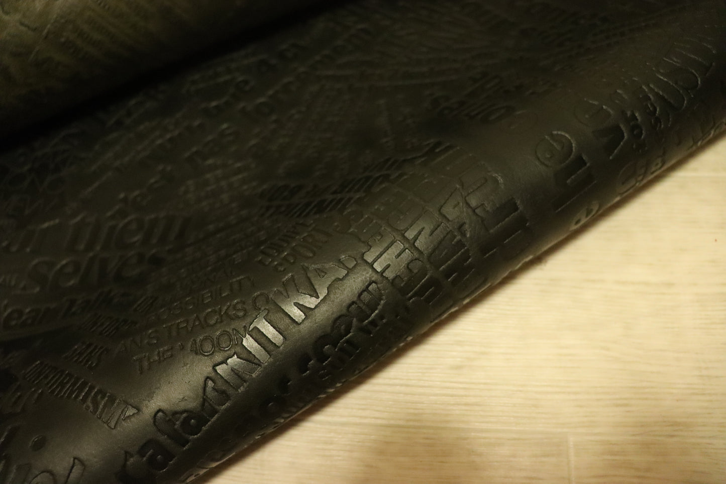 ds35円！新入荷！オイルヌメ　ダークグリーン　プルアップ加工　英字型押し　223ds