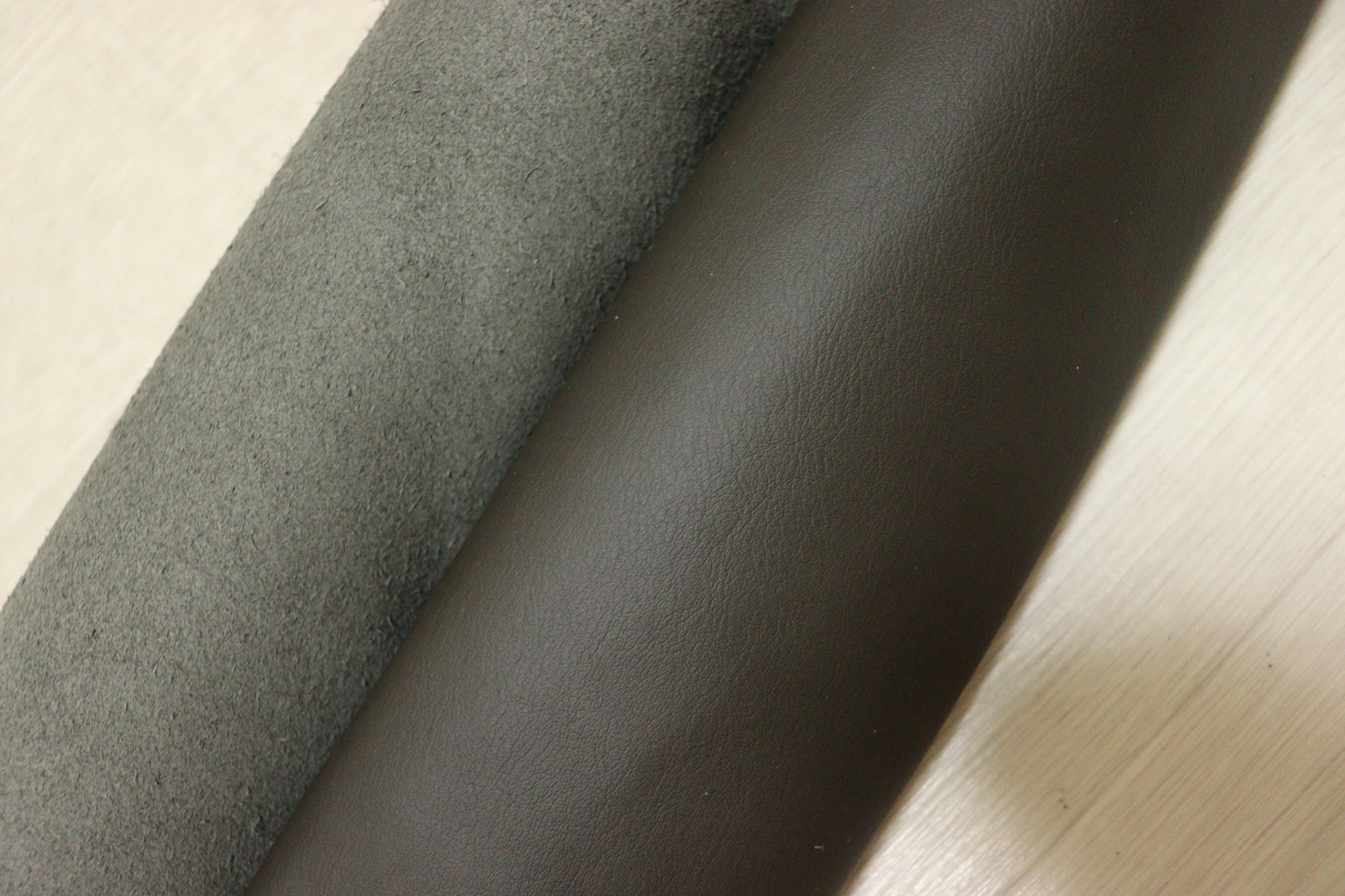 ds28円！新入荷！イタリアンレザー　ダークオリーブ　スムース加工　311ds