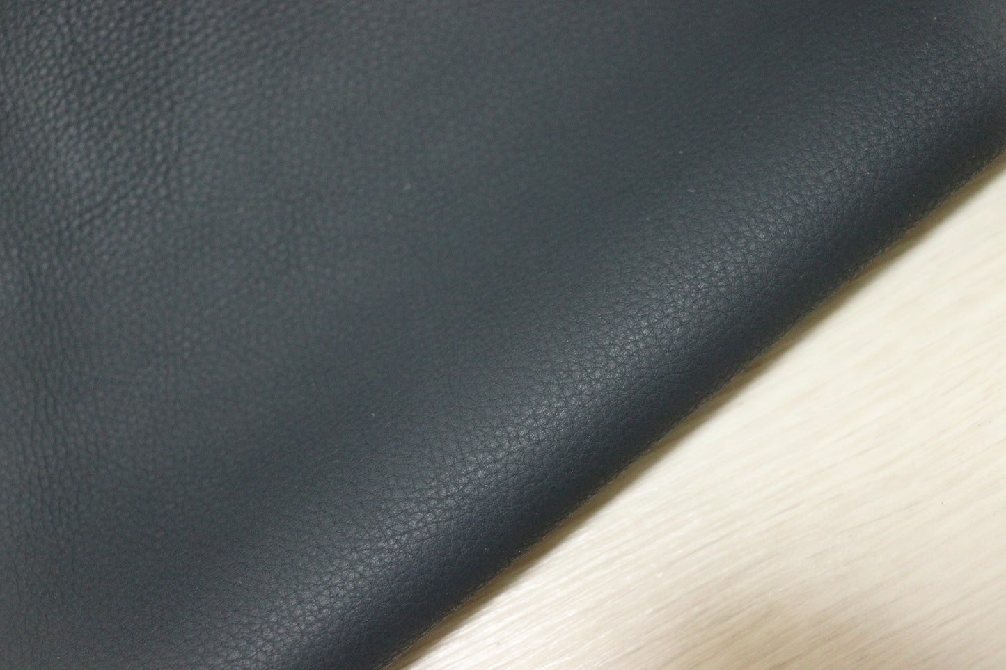 ds25円！新入荷！イタリアンレザー 　もちもち　シュリンク加工　ネイビー　229ds