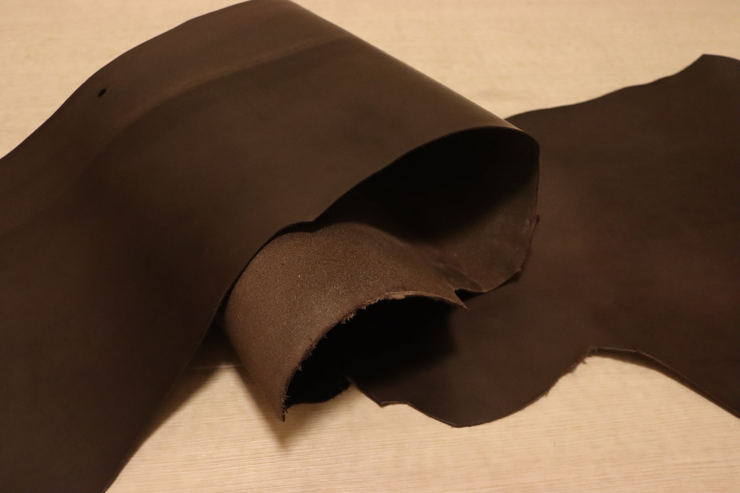 ds55円！新入荷　イタリアンレザー　ピットなめし　ベリー　ヴィンテージ　ヌメ革　103ds