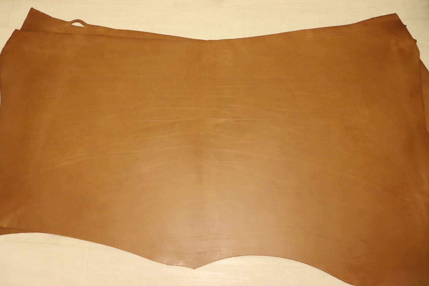 ds75円！新入荷!イタリアンレザー　オイルヌメ　TAN 染料仕上げ　ショルダー　110ds