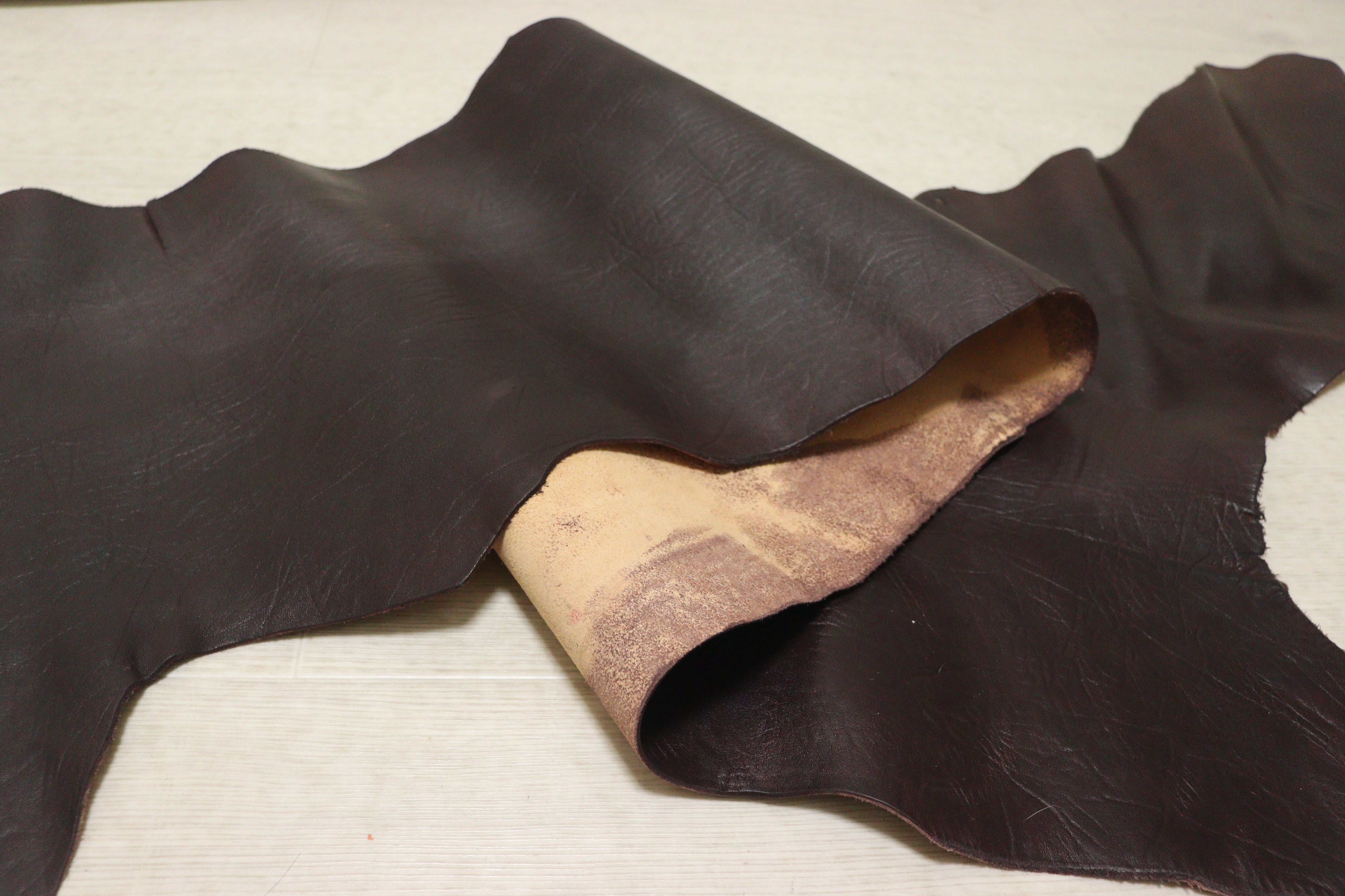 ds50円！新入荷！イタリアンレザー ピットヌメ イレギュラーシュリンク