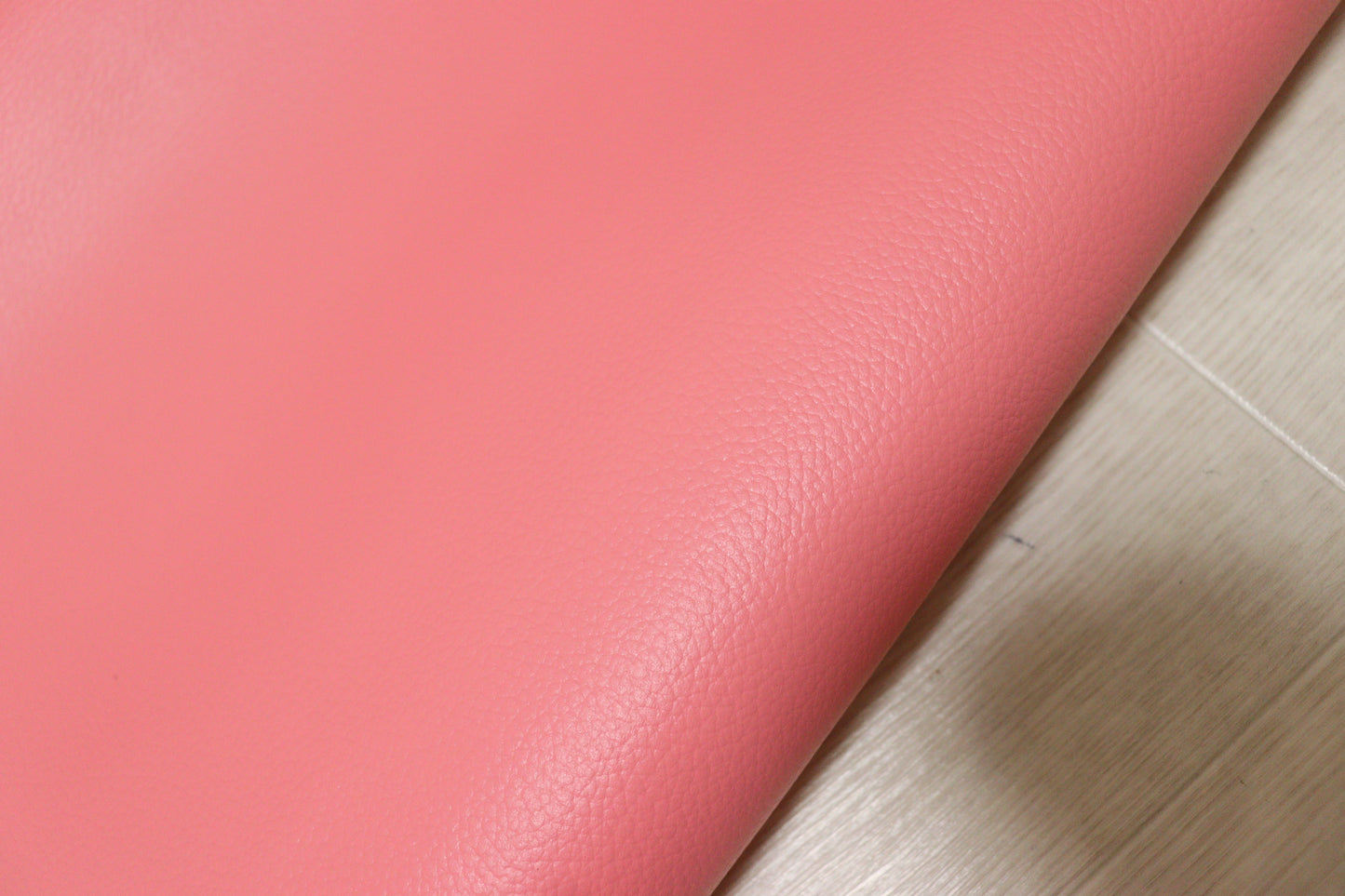 ds28円！新入荷！顔料仕上げ　シュリンプピンク　シボ型押し　230ds