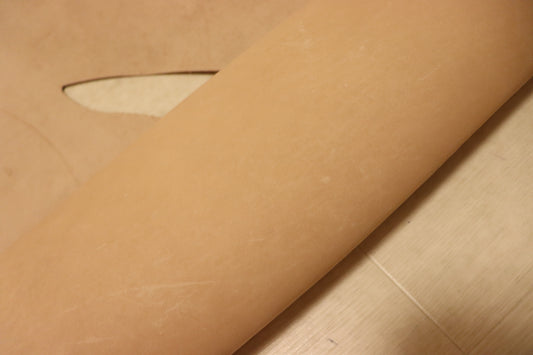 ds20円！クラフトの定番！訳あり　練習用　生成り　素上げ　ヌメ革　215ds