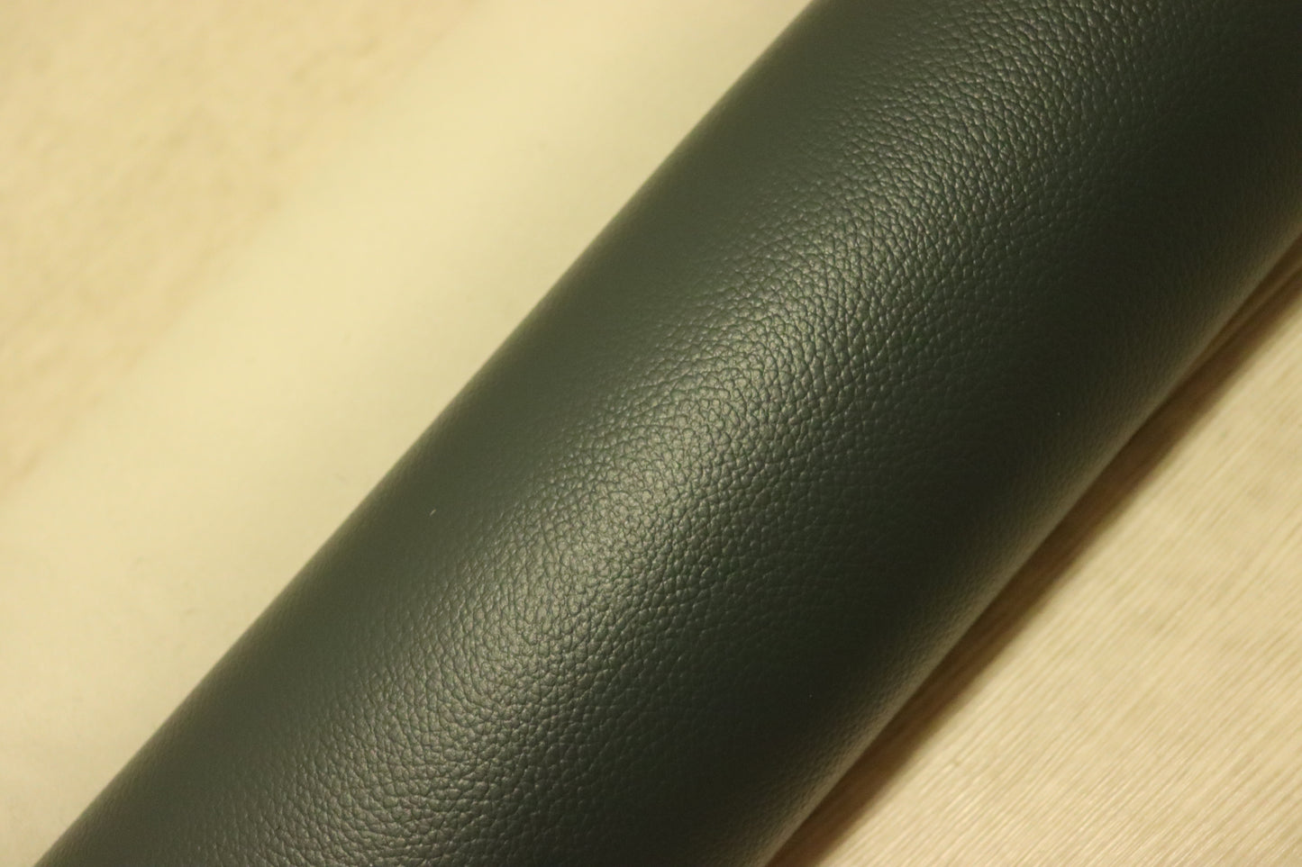 ds30円！新入荷！顔料仕上げ　ダークグリーン系　シボ型押し　200ds