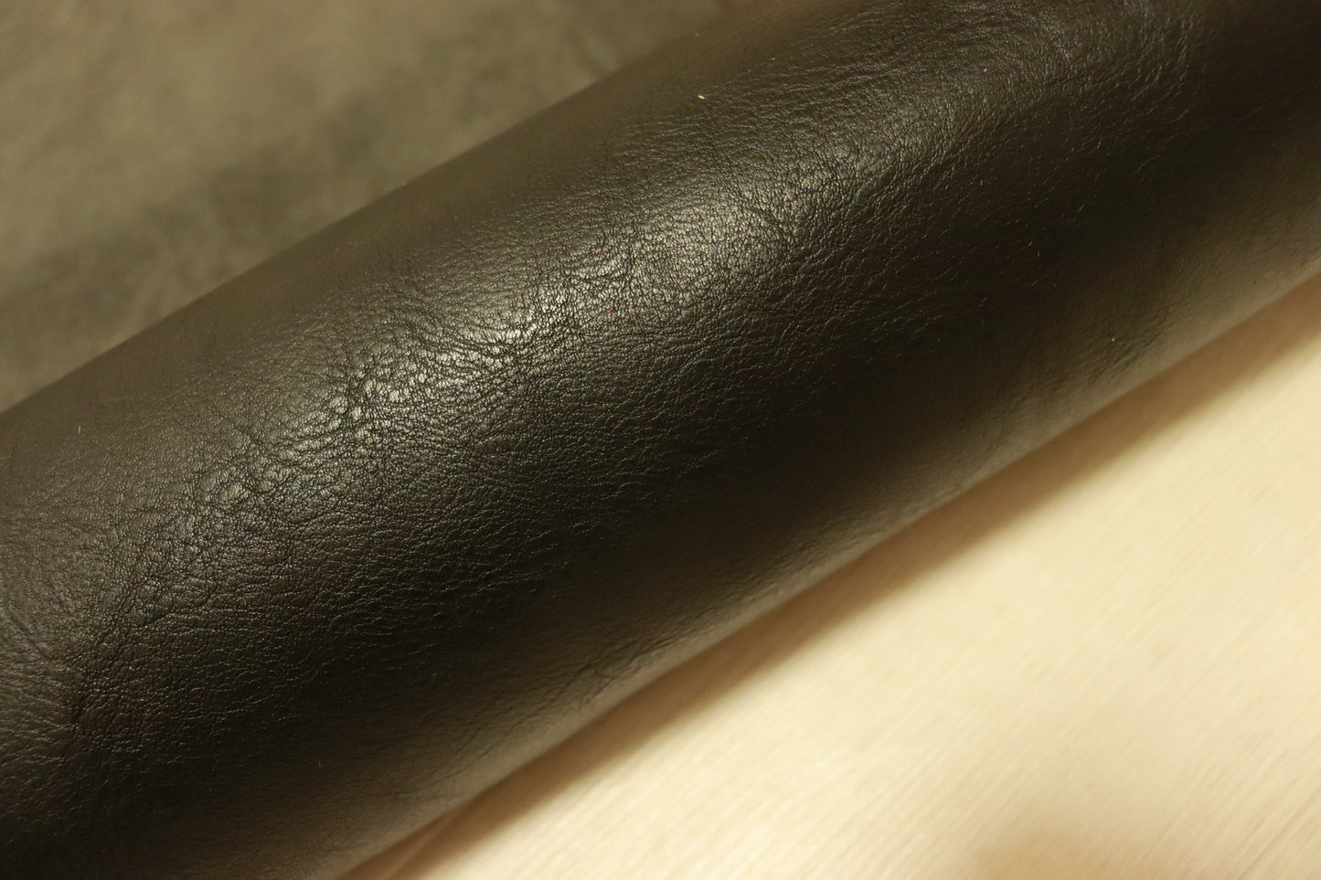ds70円！新入荷！上質！オイルヌメ　ダコタ　ショルダー　ブラック　124ds