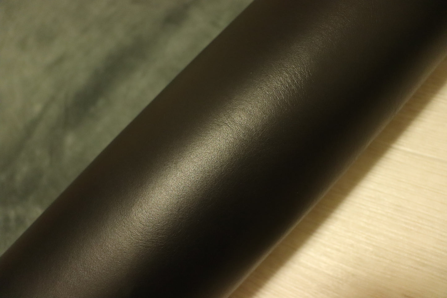 ds75円！新入荷!ITALPEL オイルヌメ ブラック　染料仕上げ　ショルダー　157ds