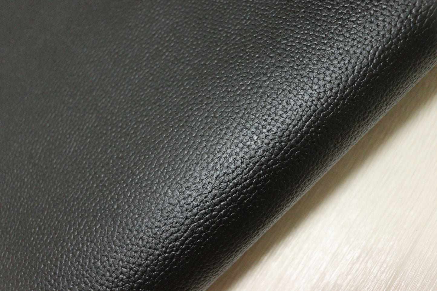 ds28円！新入荷！顔料仕上げ　ブラック　シボ型押し　230ds
