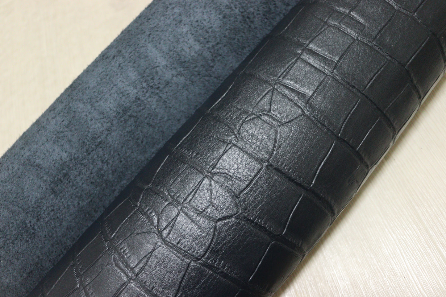 ds28円！新入荷！顔料仕上げ　クロコ型押し　ネイビー　298ds